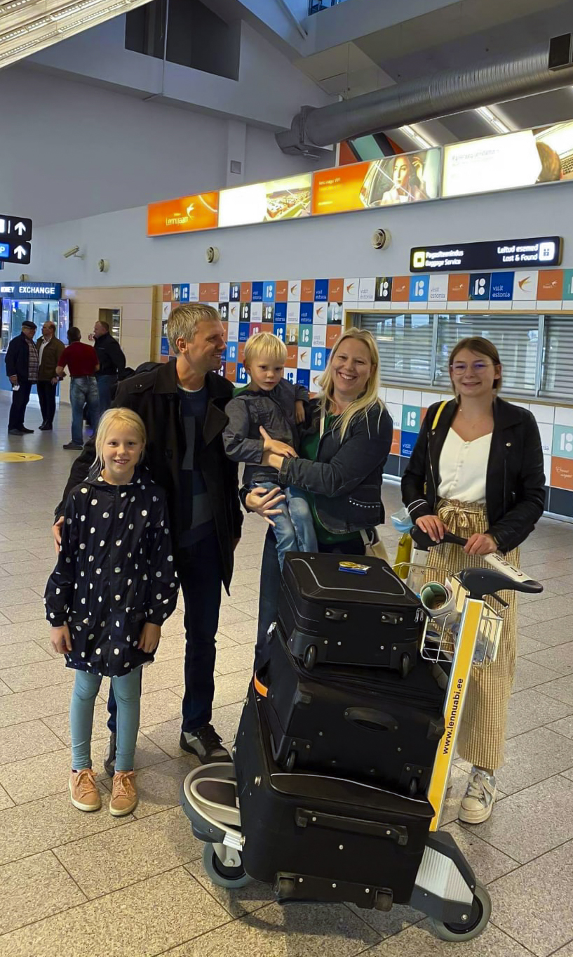 Arrivée à l'aéroport et accueil de la famille - Une année en Estonie avec PIE