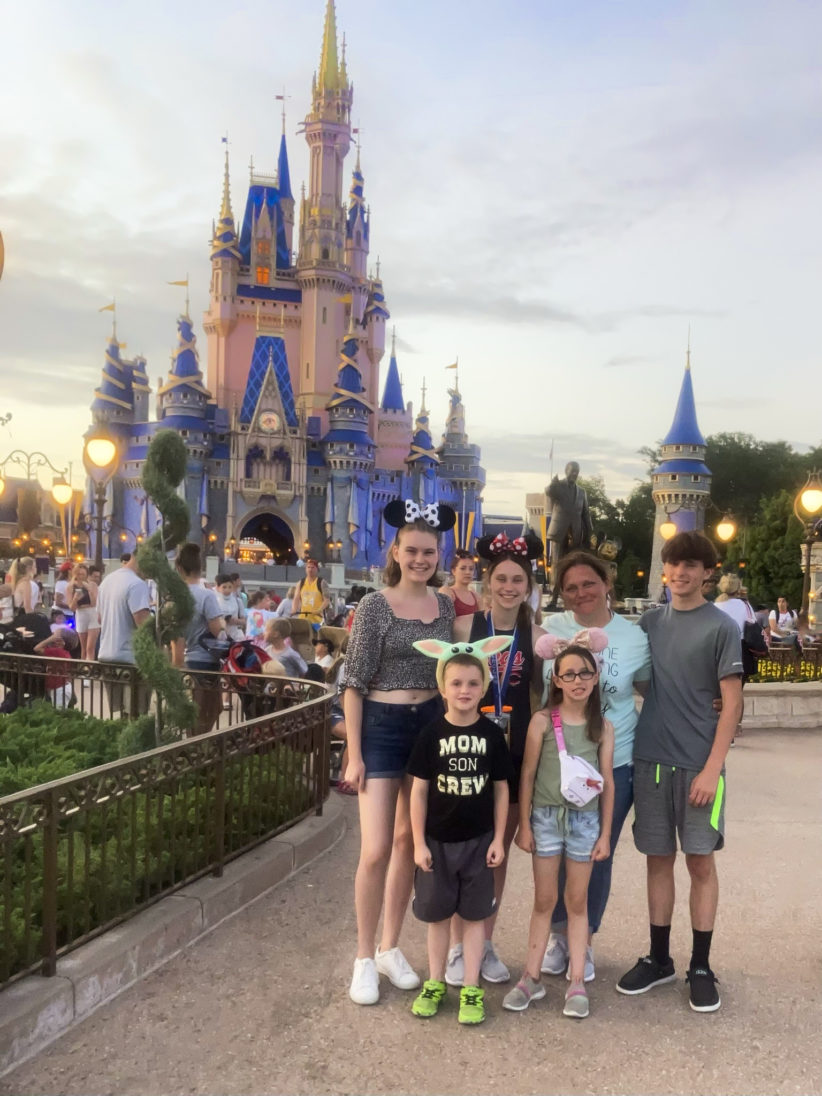 Ines, Disney — Une année à l'école et en famille aux USA