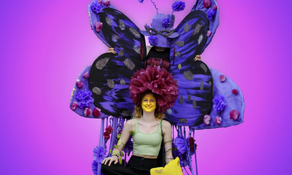 Mascotte des Participants PIE 2022-2023 - Le Papillon Prune pailleté