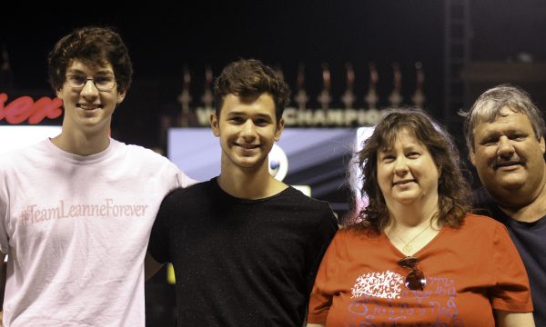 Pierre, Chapmansboro, Tennessee - à l’occasion de son premier match de « Major League » de Baseball à Saint-louis, Missouri. « Un super week-end ! »