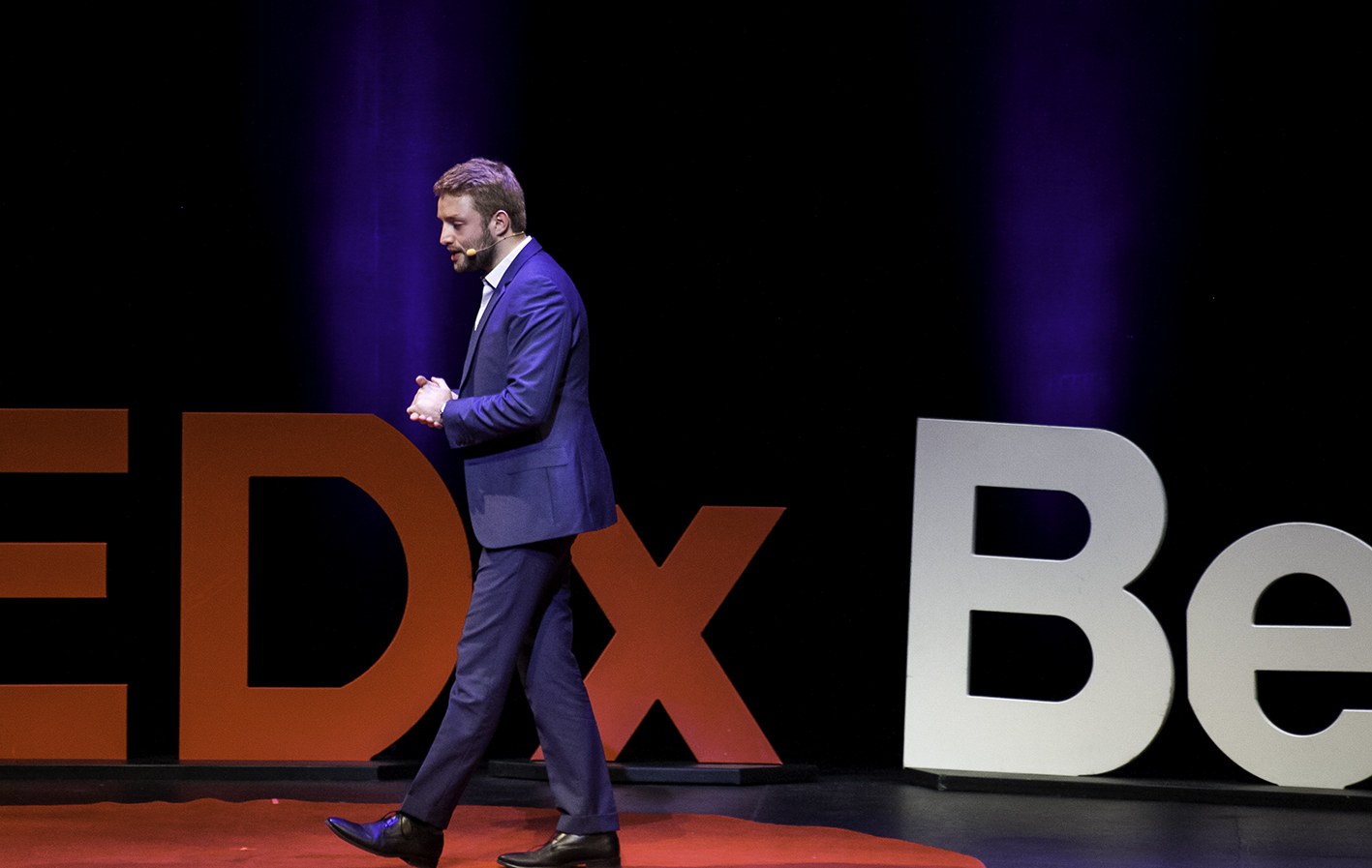 François Reyes lors de son TEDx à Berkeley, California, USA