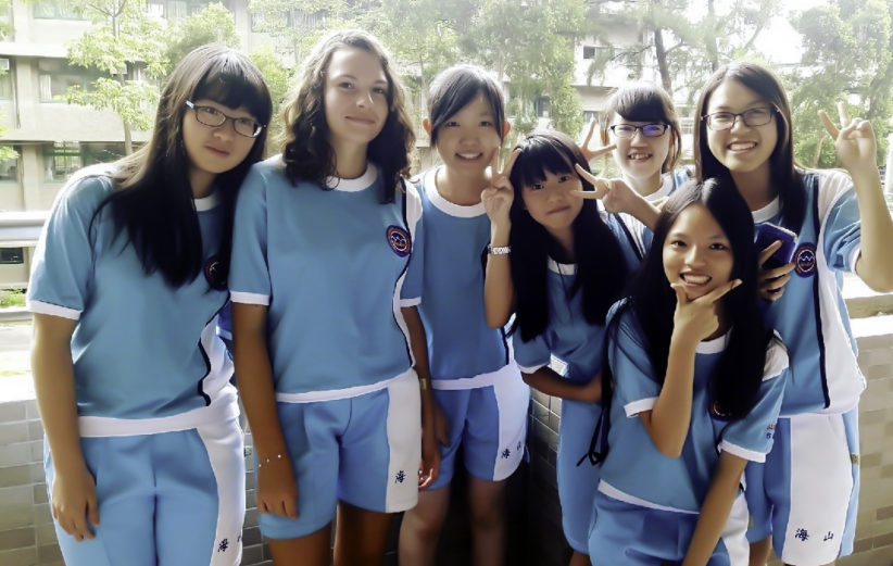 Taiwan, lycée, goupe de filles, uniforme, scolarité
